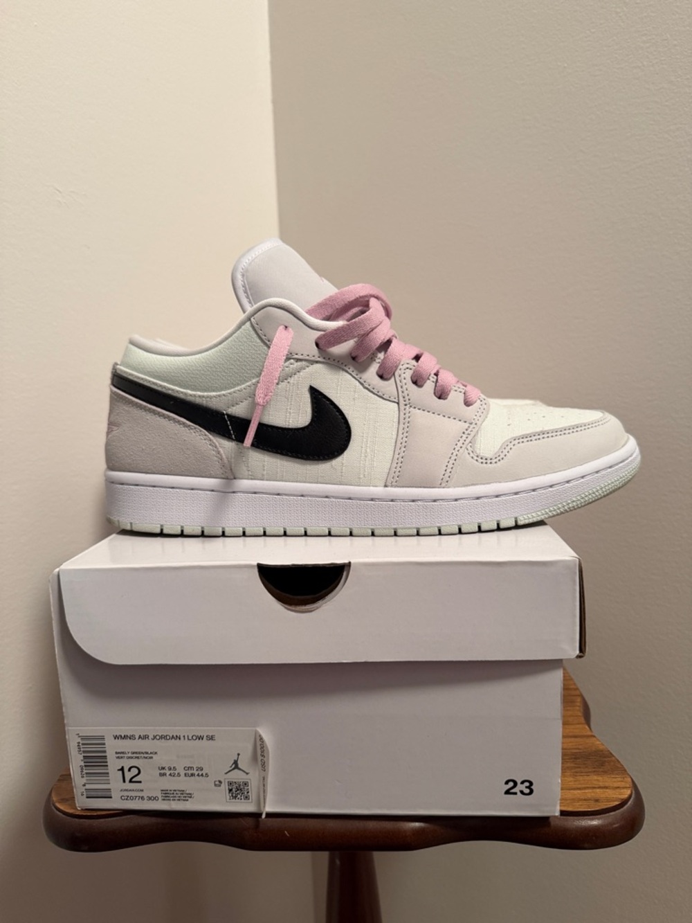 Jordan 1 Low - White, Pink & Black - Picture 4 of 9